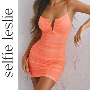 Selfie Leslie 🧡Good Vibes Deep V-Neckline Ruched Mini Dress Coral 🪸 Size XS
